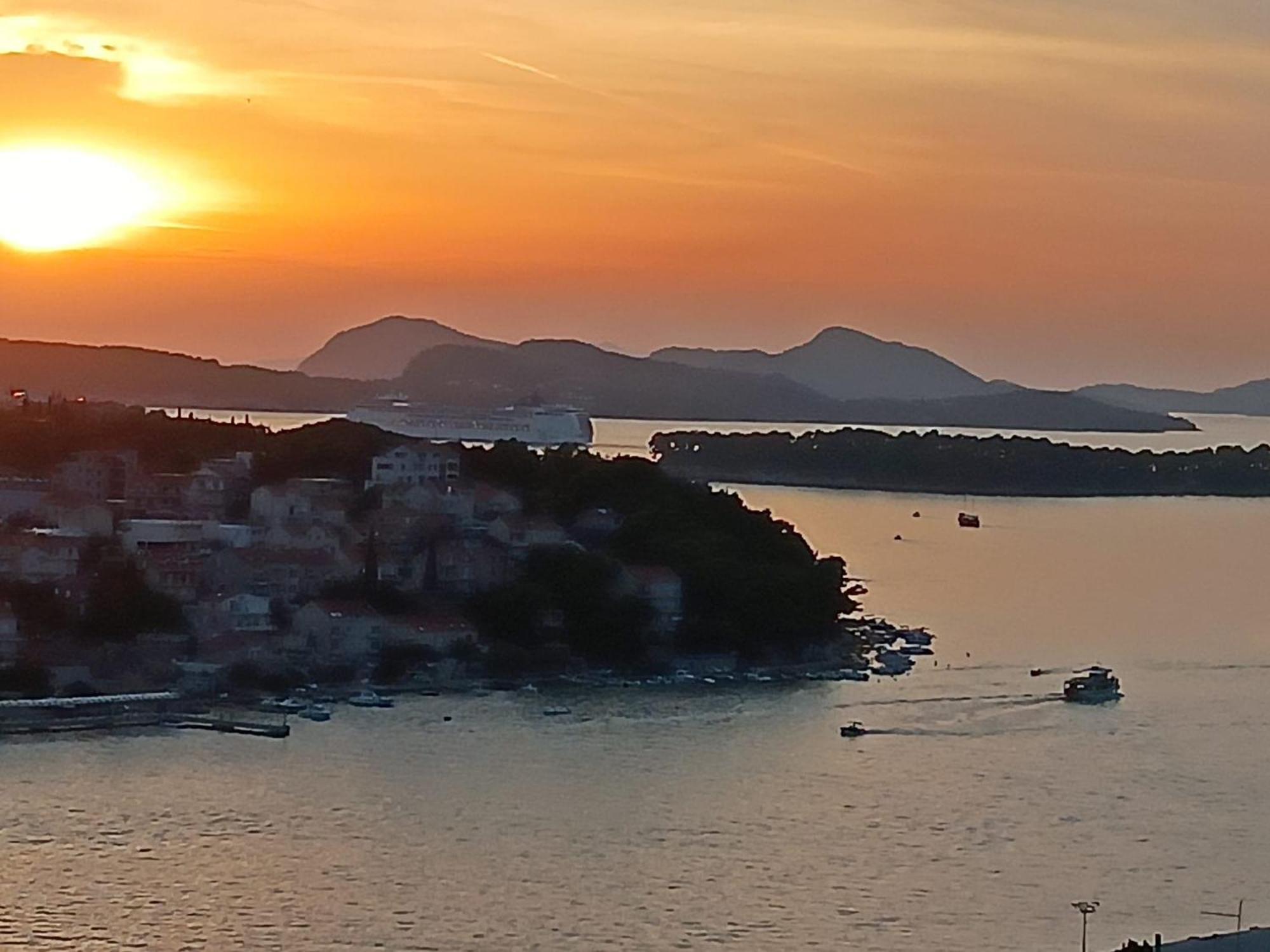Rooms Anela With Large Common Tarrace And Beautiful Sea View Dubrovnik Exterior photo