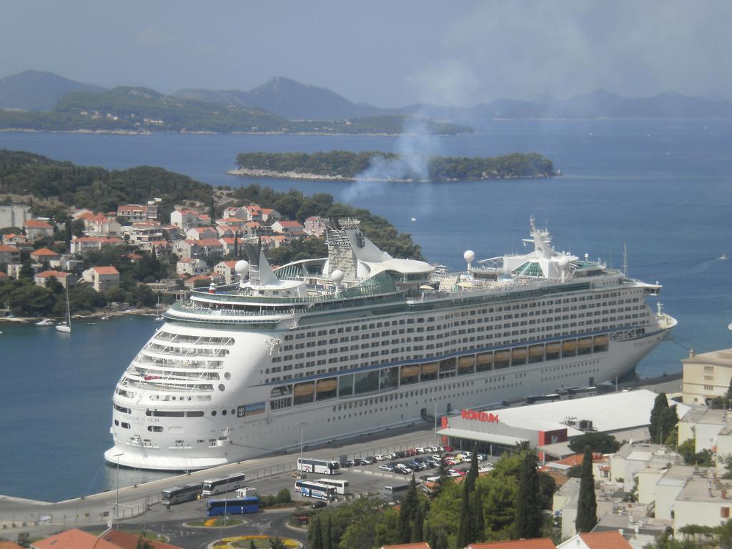 Rooms Anela With Large Common Tarrace And Beautiful Sea View Dubrovnik Room photo